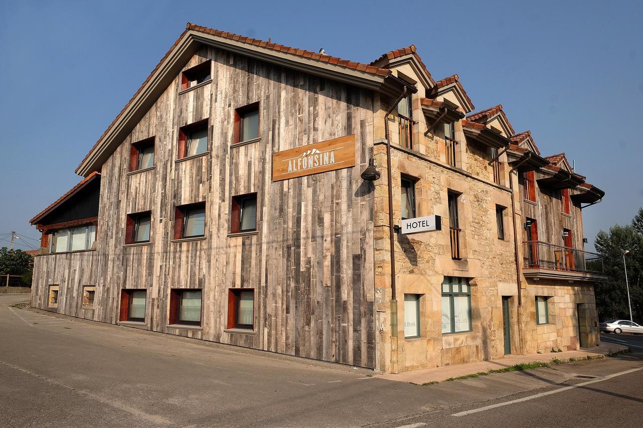Hotel La Alfonsina Santibanez de Villacarriedo Buitenkant foto